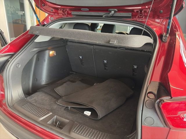 Used 2025 Chevrolet Trax LT w/ LT Convenience Package image 25