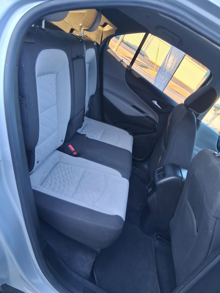 Used 2020 Chevrolet Equinox LS w/ LS Convenience Package image 11