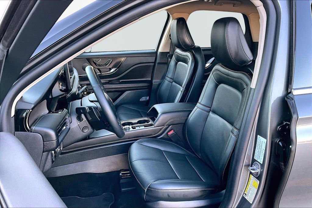 Used 2025 Lincoln Corsair Reserve image 25
