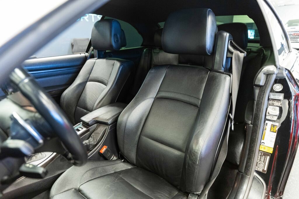 Used 2011 BMW 335i Convertible image 10