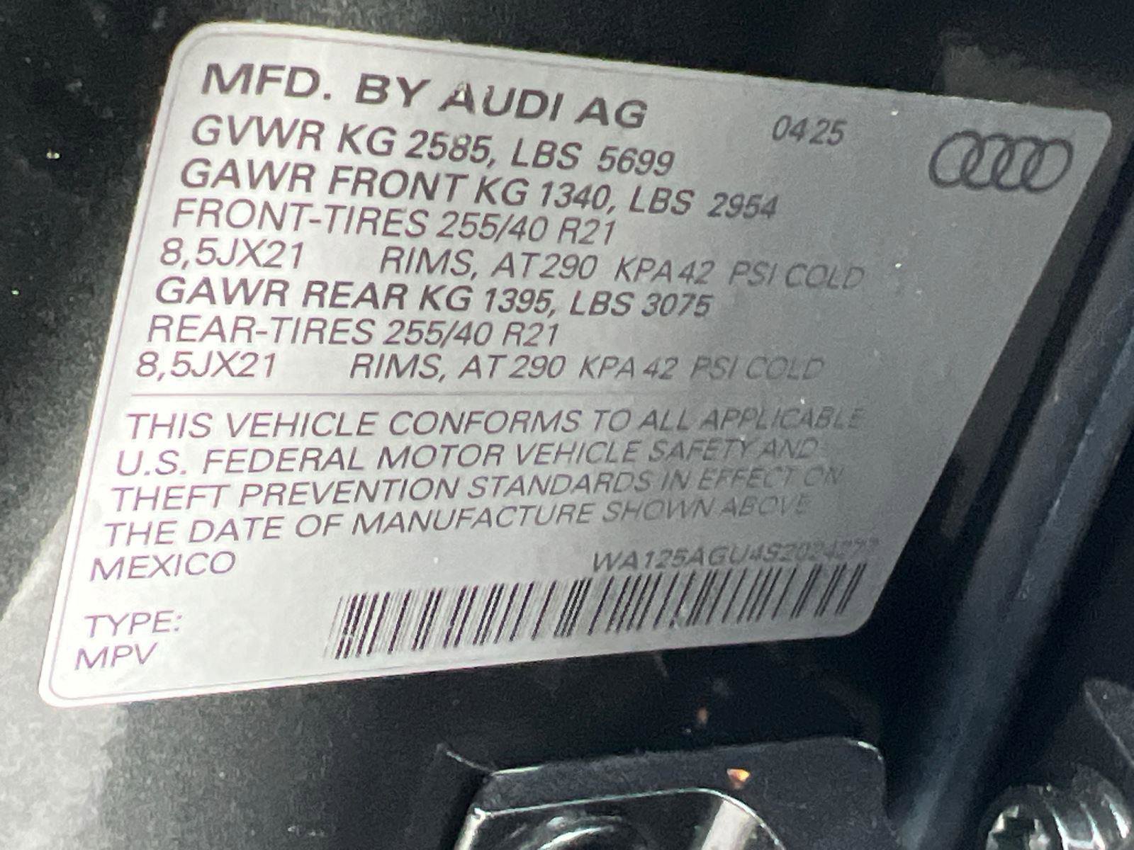 Used 2025 Audi SQ5 Premium Plus w/ Premium Plus Package image 36