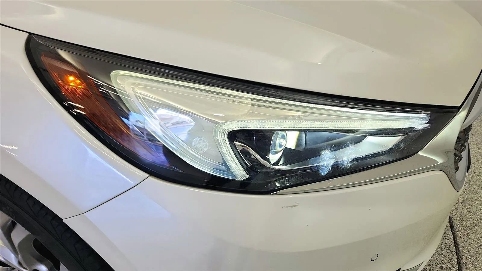 Used 2018 Buick Enclave Avenir w/ Avenir Technology Package image 14