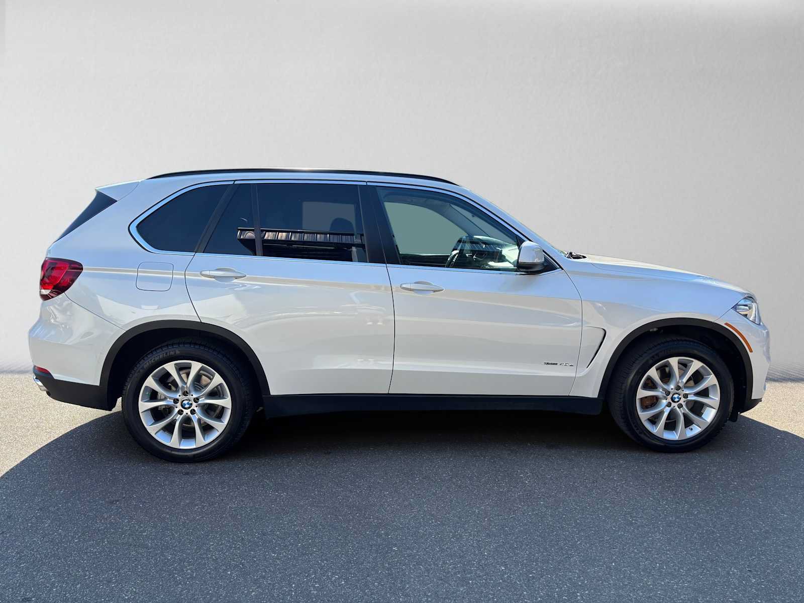 Used 2016 BMW X5 xDrive40e AWD/4WD image 2