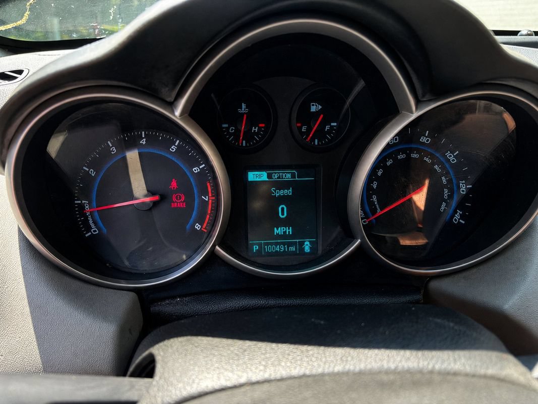 Used 2014 Chevrolet Cruze LS FWD image 16