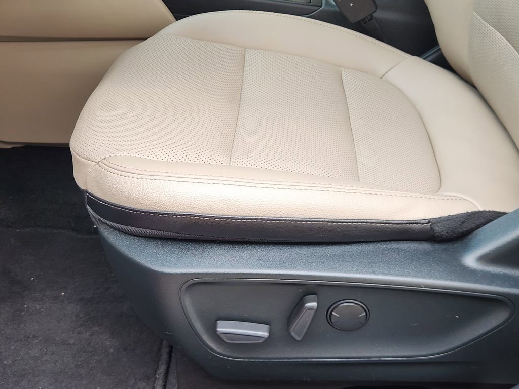 Used 2022 Ford Escape SEL w/ Technology Package FWD image 22