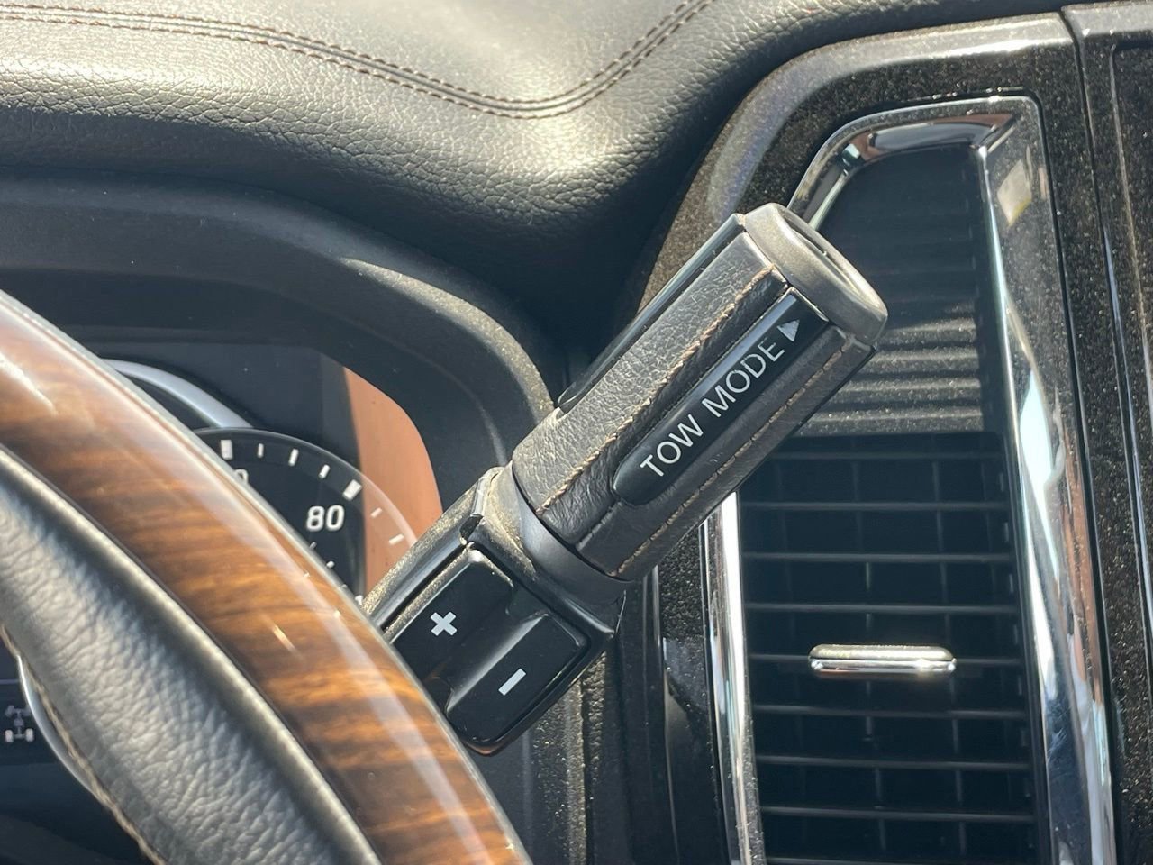 Used 2021 Nissan Titan Platinum Reserve w/ Moonroof Package AWD/4WD image 13