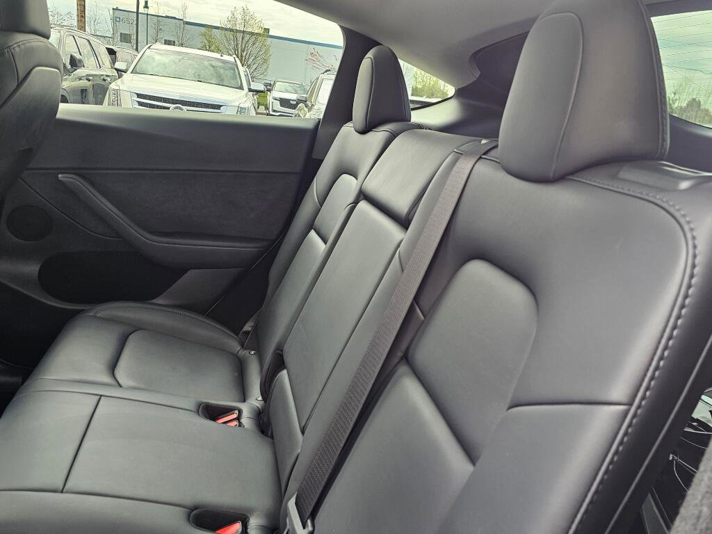 Used 2024 Tesla Model Y Long Range AWD/4WD image 20