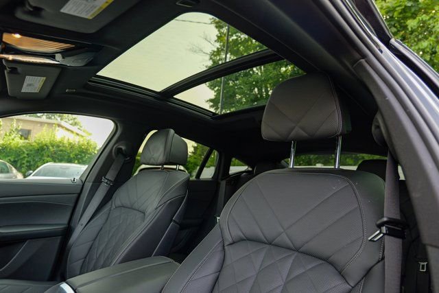 Used 2024 BMW X6 xDrive40i w/ Premium Package image 22