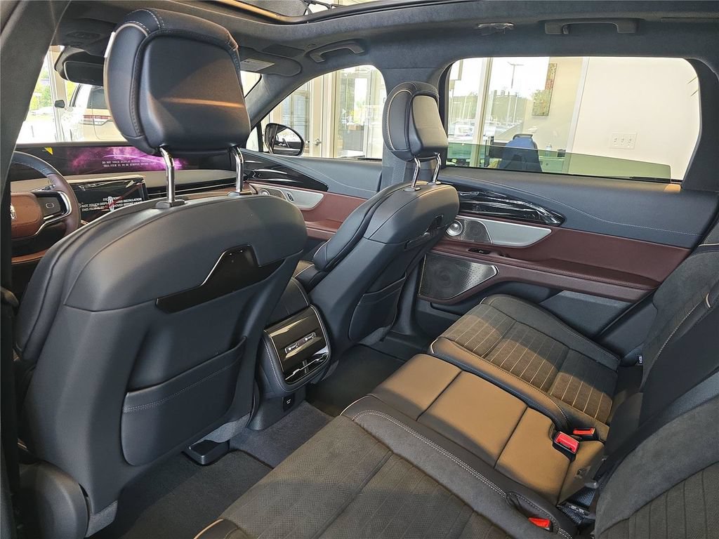New 2026 Lincoln Nautilus Black Label w/ Jet Appearance Package AWD/4WD image 10
