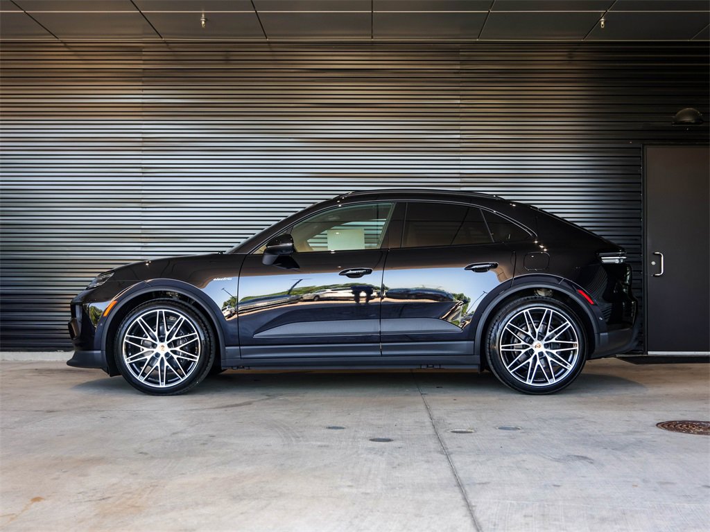 New 2025 Porsche Macan 4 Electric image 2