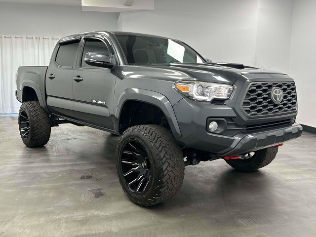 Used 2020 Toyota Tacoma TRD Sport AWD/4WD image 6