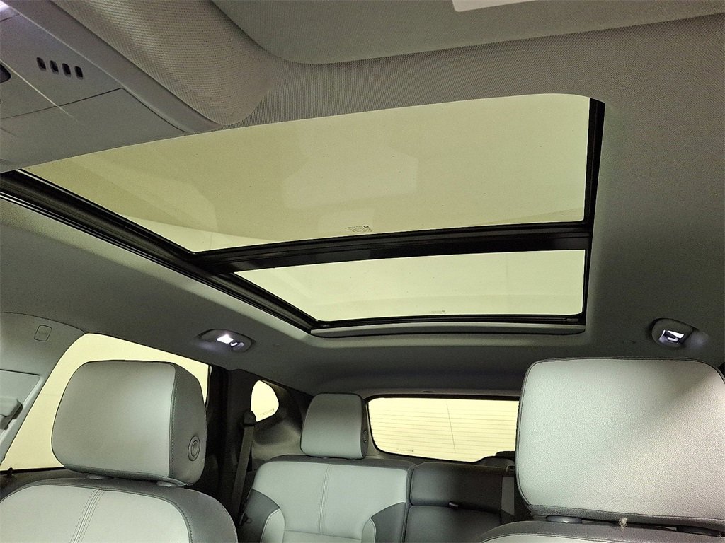 Used 2019 Chevrolet Blazer LT w/ Sun and Wheels Package image 16