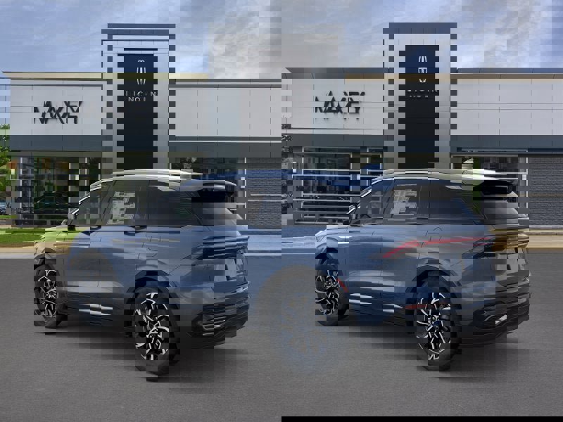 New 2026 Lincoln Nautilus Premier w/ Equipment Group 102A AWD/4WD image 4