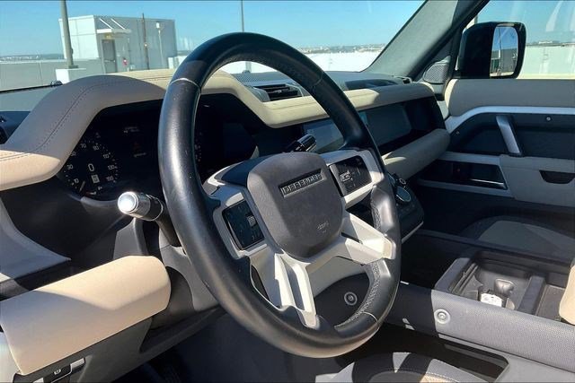 Used 2022 Land Rover Defender 90 X-Dynamic S image 16