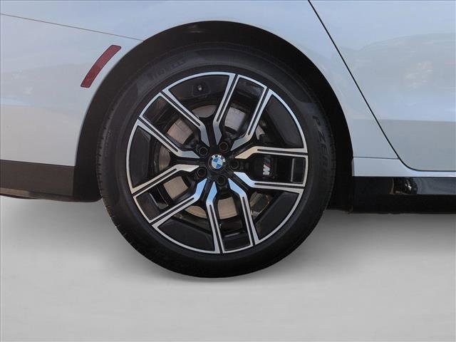 Used 2025 BMW 740i xDrive w/ Premium Package AWD/4WD image 26