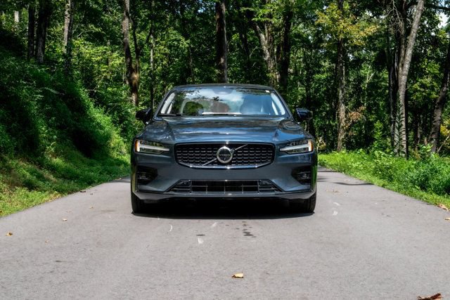 Used 2024 Volvo S60 B5 Ultimate w/ Climate Package AWD/4WD image 2