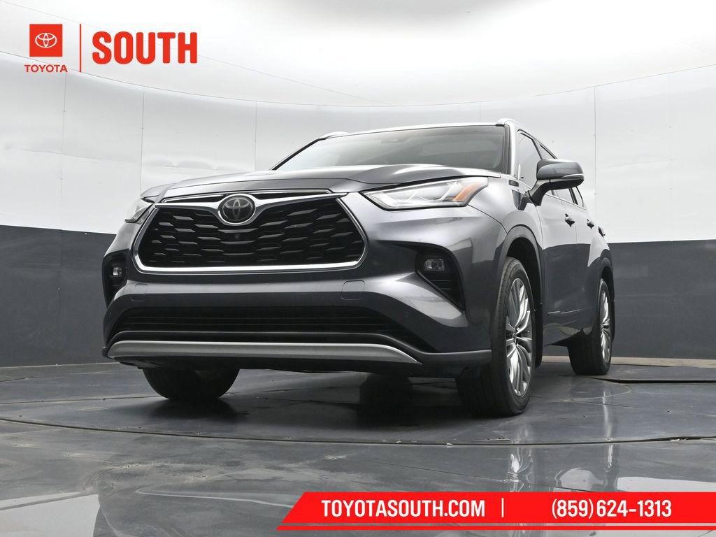 Used 2020 Toyota Highlander Platinum AWD/4WD image 42