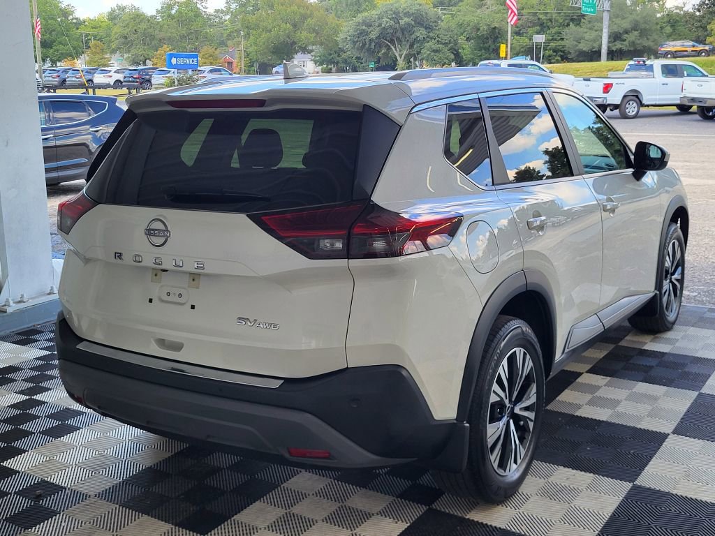 Used 2023 Nissan Rogue SV w/ SV Premium B Package image 2