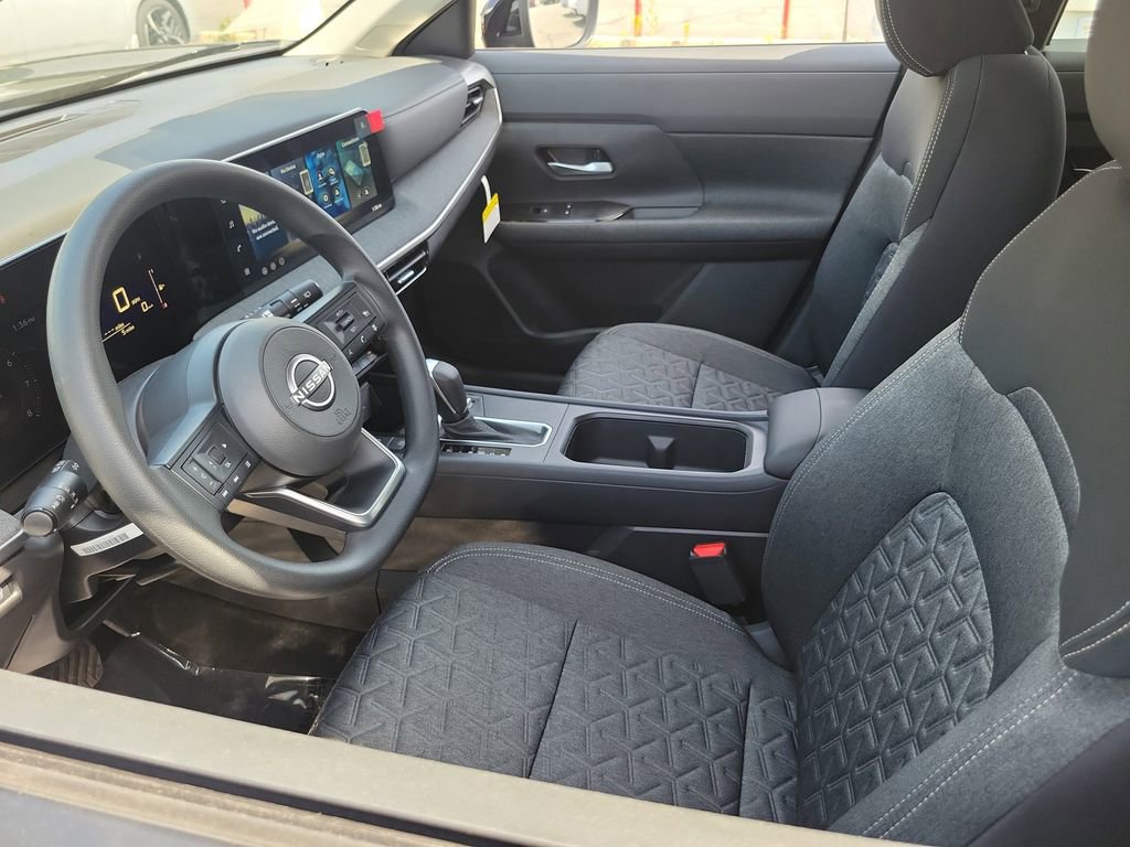 New 2026 Nissan Kicks SV w/ Charging Package FWD image 5