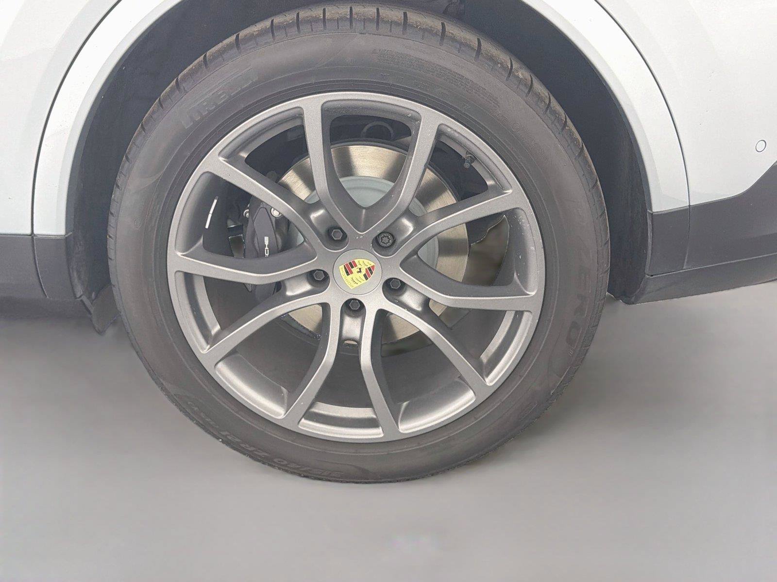 Certified 2024 Porsche Cayenne Coupe AWD/4WD image 12