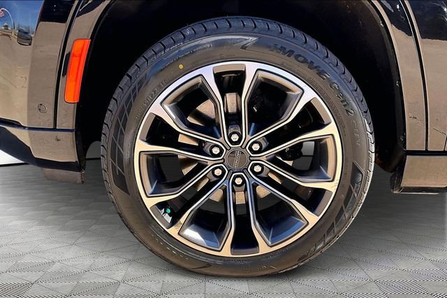 Used 2022 Jeep Grand Wagoneer Series III w/ Rear Seat Video Group 1 image 8