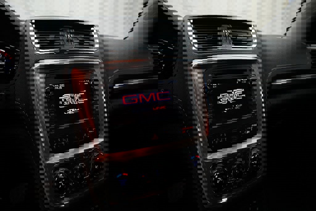 Used 2014 GMC Acadia Denali image 6