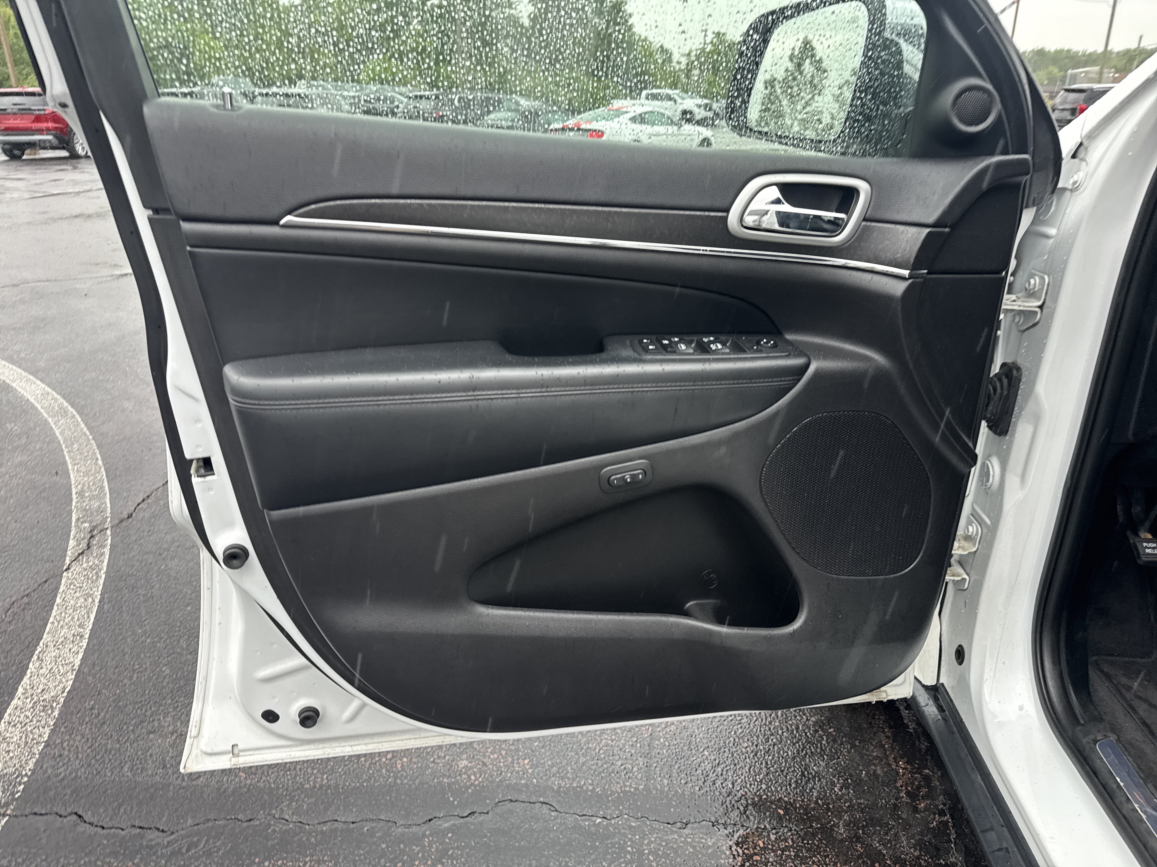 Used 2018 Jeep Grand Cherokee Limited AWD/4WD image 15