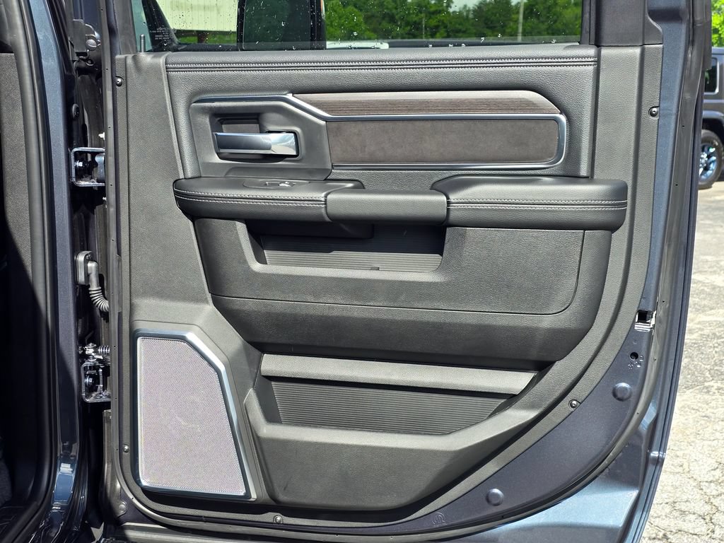 New 2026 RAM 3500 Laramie AWD/4WD image 38