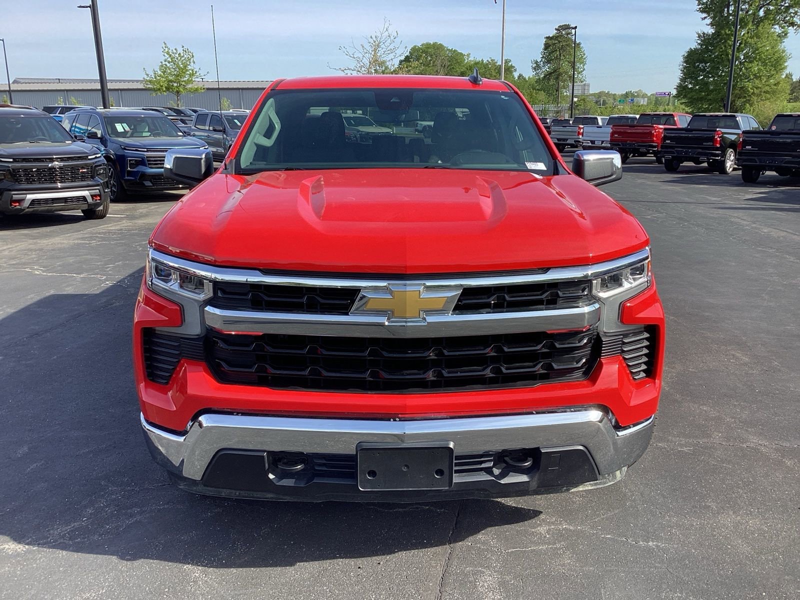 Used 2025 Chevrolet Silverado 1500 LT image 4