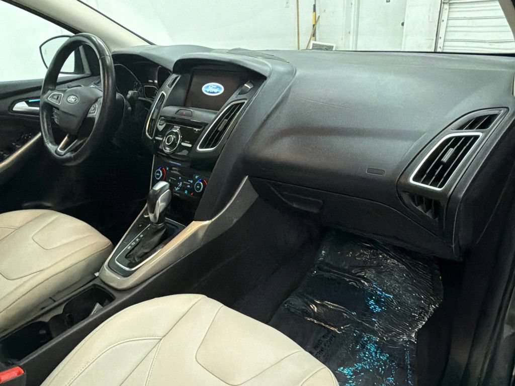 Used 2017 Ford Focus Titanium w/ Titanium Technology Package FWD image 28