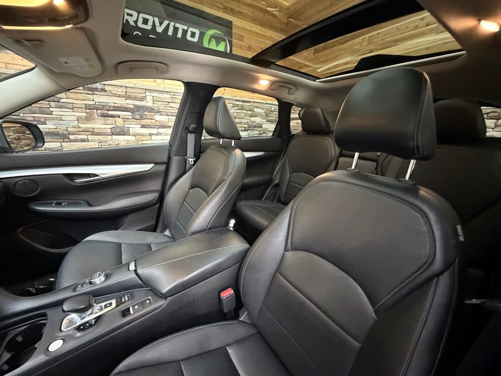 Used 2019 INFINITI QX50 Luxe w/ Navigation Package AWD/4WD image 12