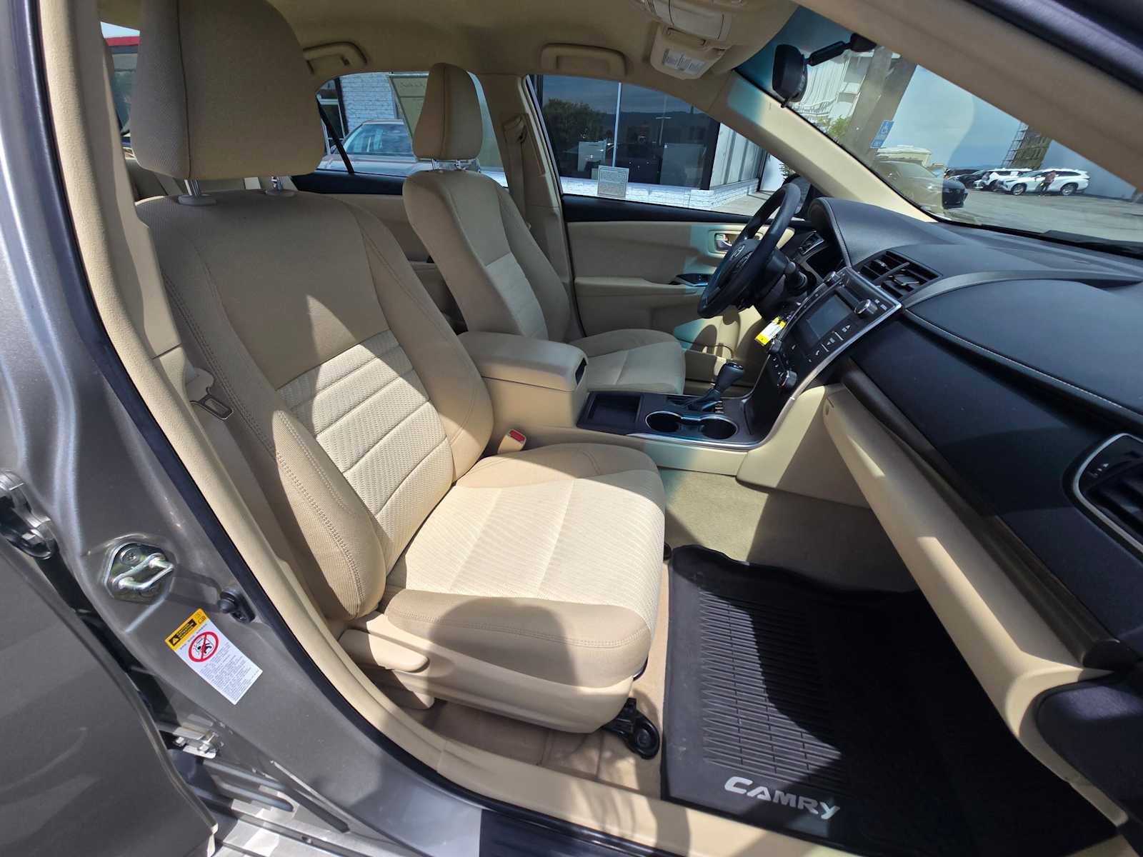 Used 2017 Toyota Camry LE image 12