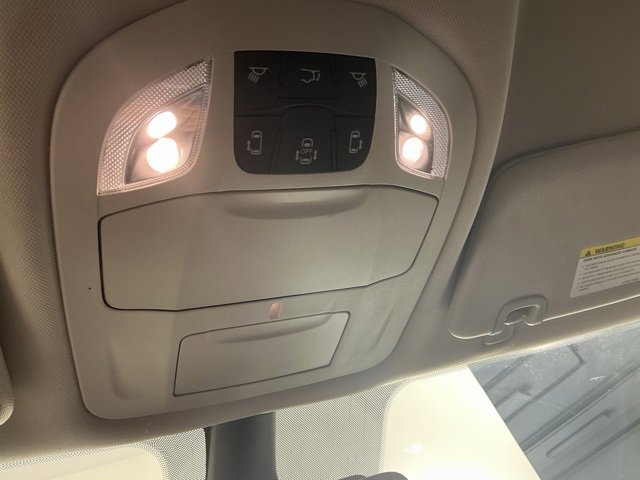 Used 2024 Chrysler Pacifica Touring-L image 36