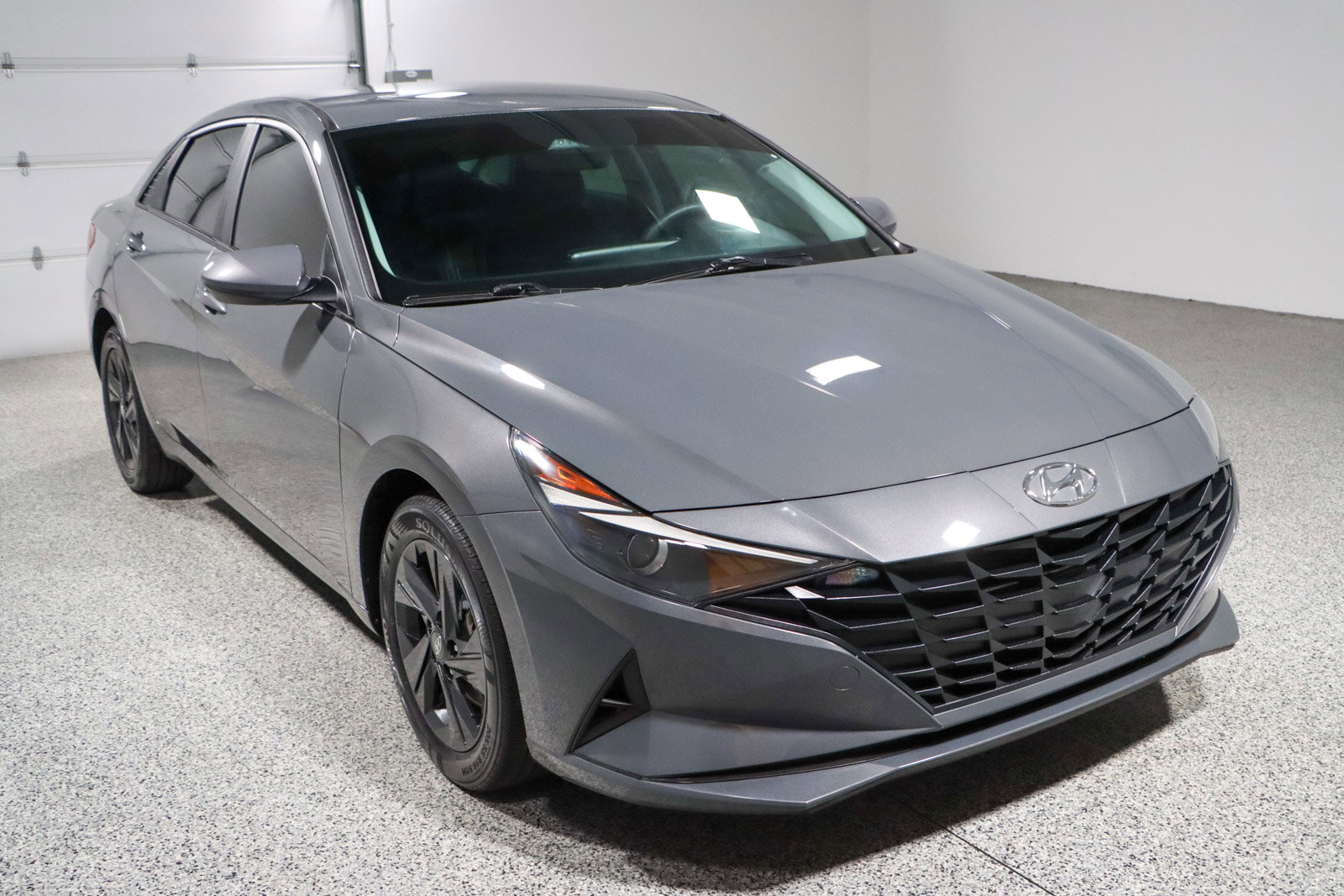Used 2023 Hyundai Elantra SEL w/ Cargo Package FWD image 5