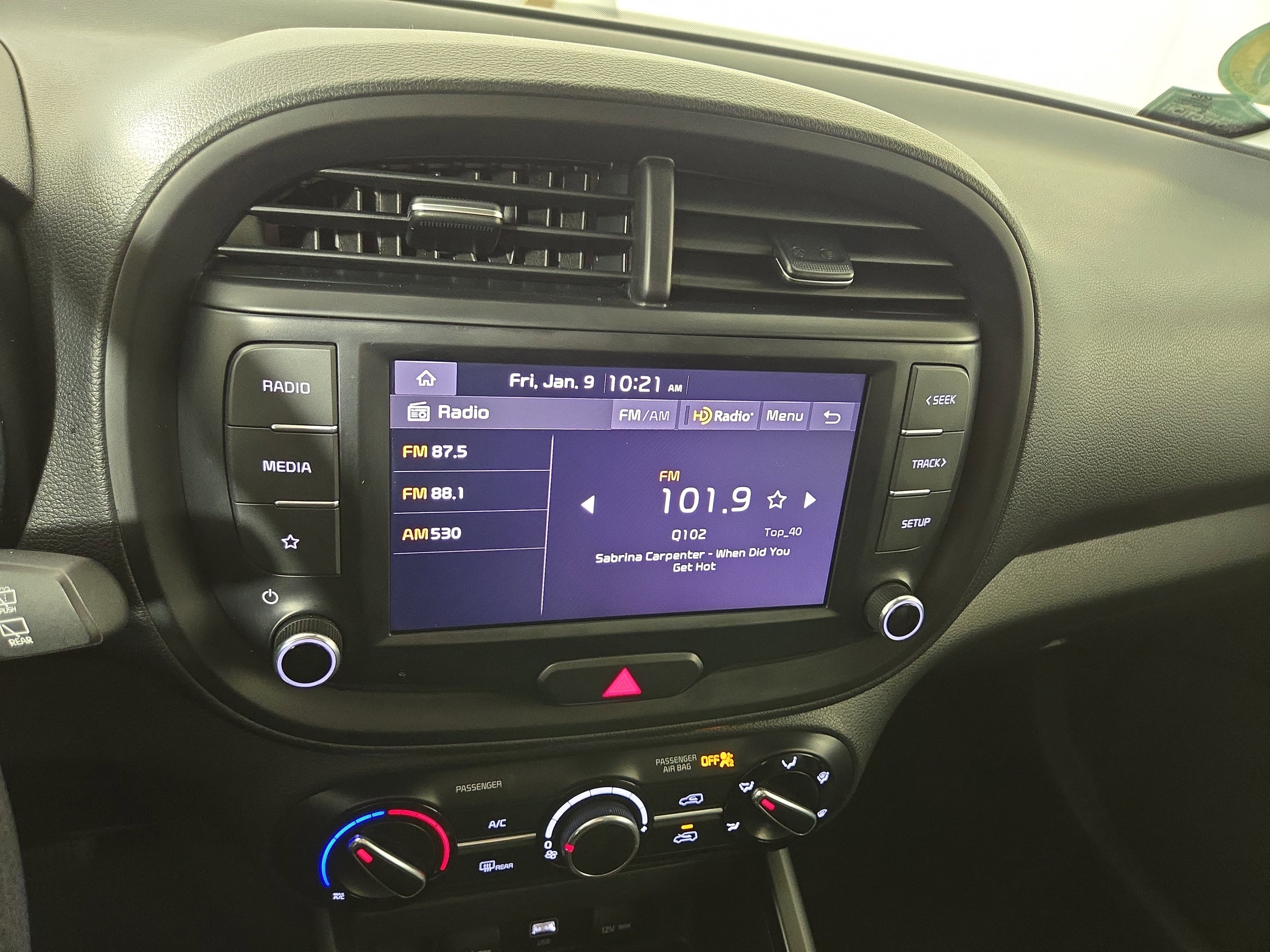 Used 2023 Kia Soul LX w/ LX Technology Package image 19