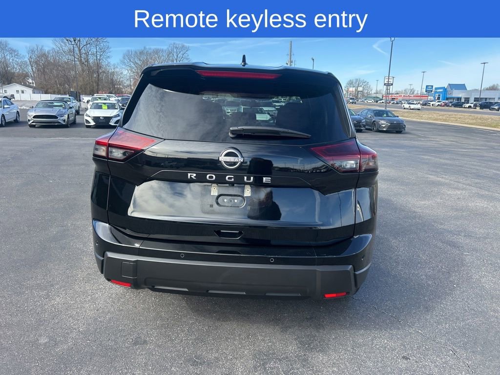 Used 2025 Nissan Rogue SV image 5