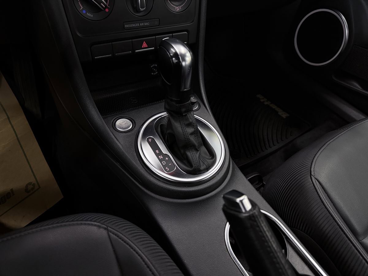 Used 2013 Volkswagen Beetle 2.5 image 45