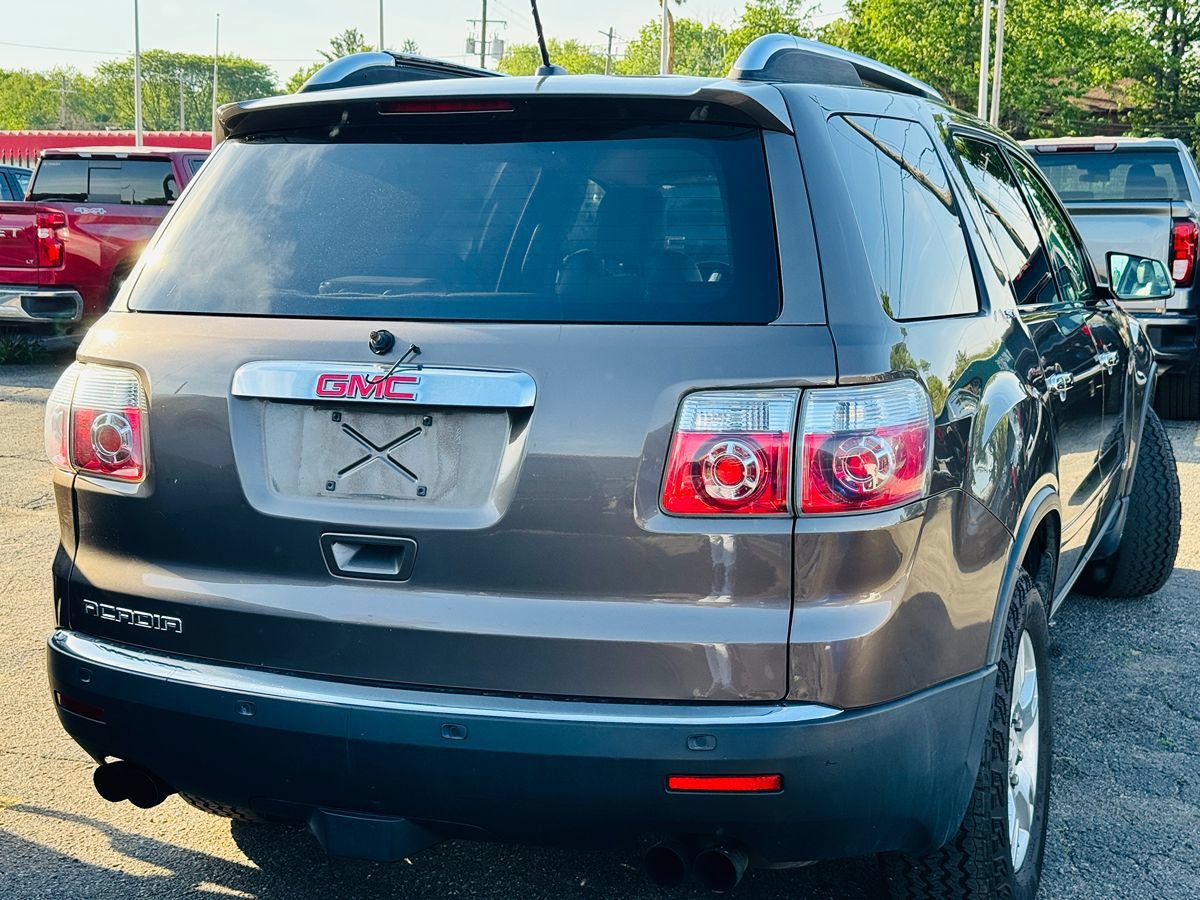 Used 2008 GMC Acadia SLT w/ Convenience Package FWD image 3