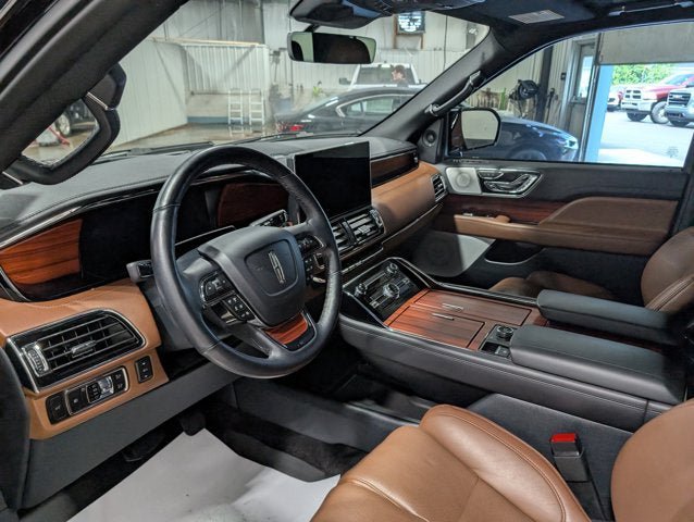 Used 2024 Lincoln Navigator L Reserve w/ Equipment Group 201A AWD/4WD image 15