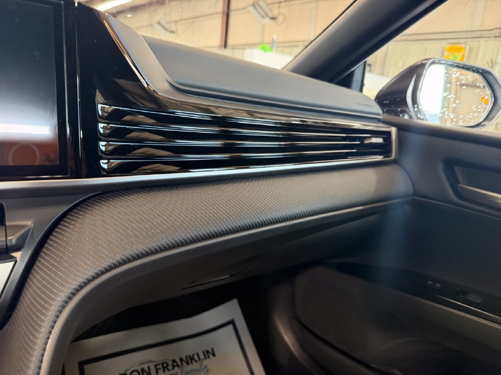 New 2026 Toyota Camry Hybrid FWD image 13