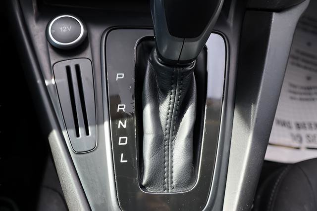 Used 2016 Ford Focus SE w/ SE Power Seat Package image 17