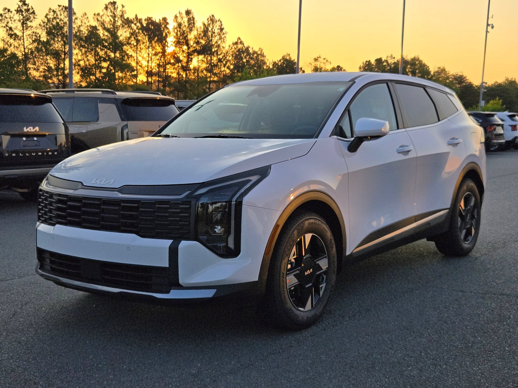 New 2026 Kia Sportage LX FWD image 3