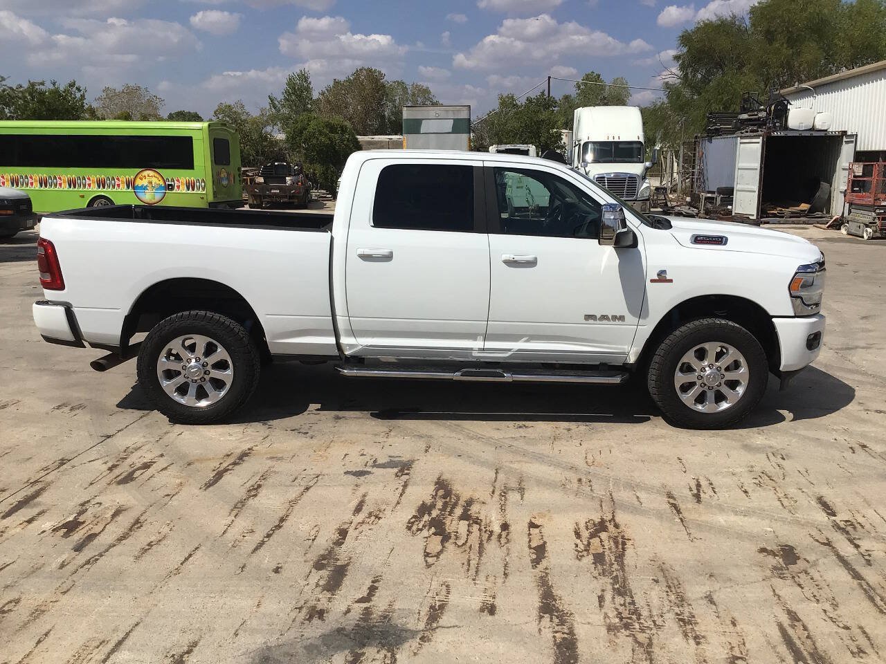 Used 2023 RAM 2500 Laramie AWD/4WD image 4