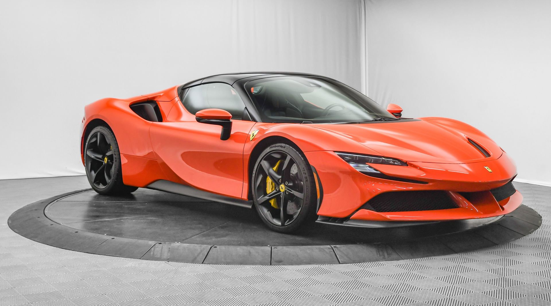 Used 2025 Ferrari SF90 Spider image 60