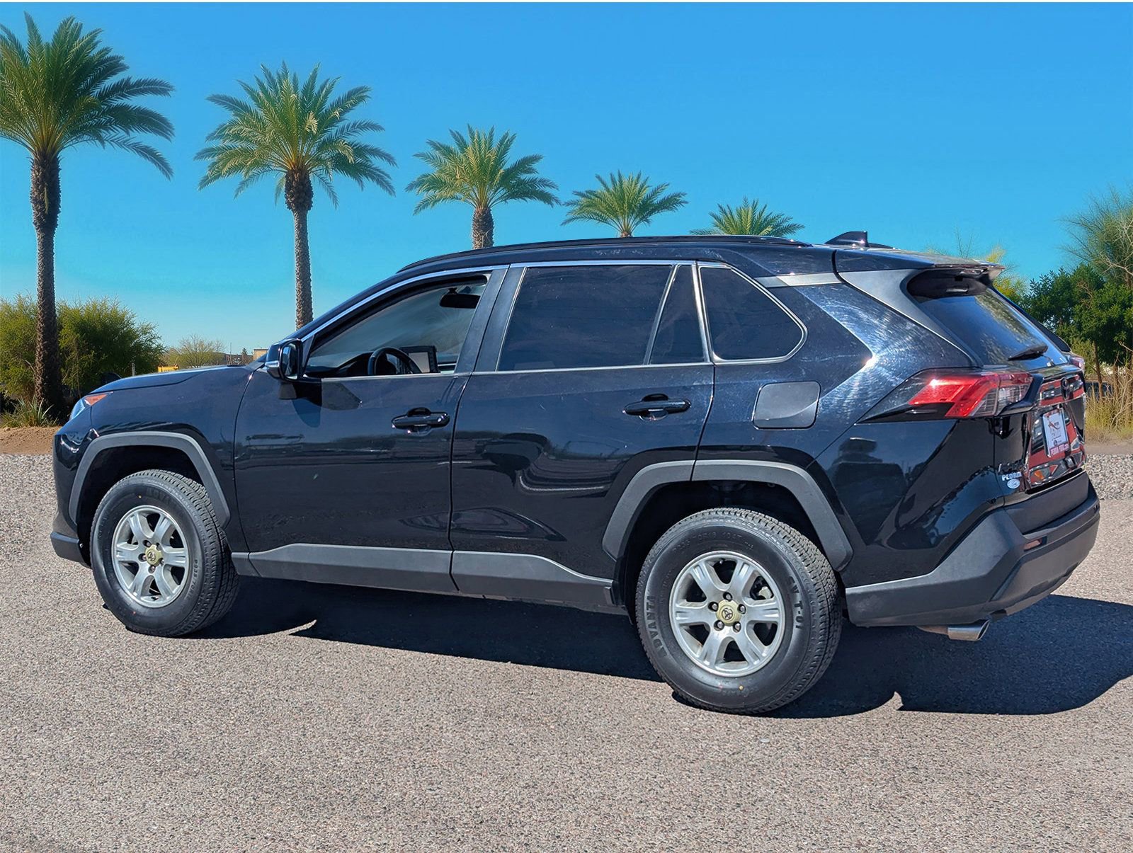 Used 2021 Toyota RAV4 XLE w/ Convenience Package image 3