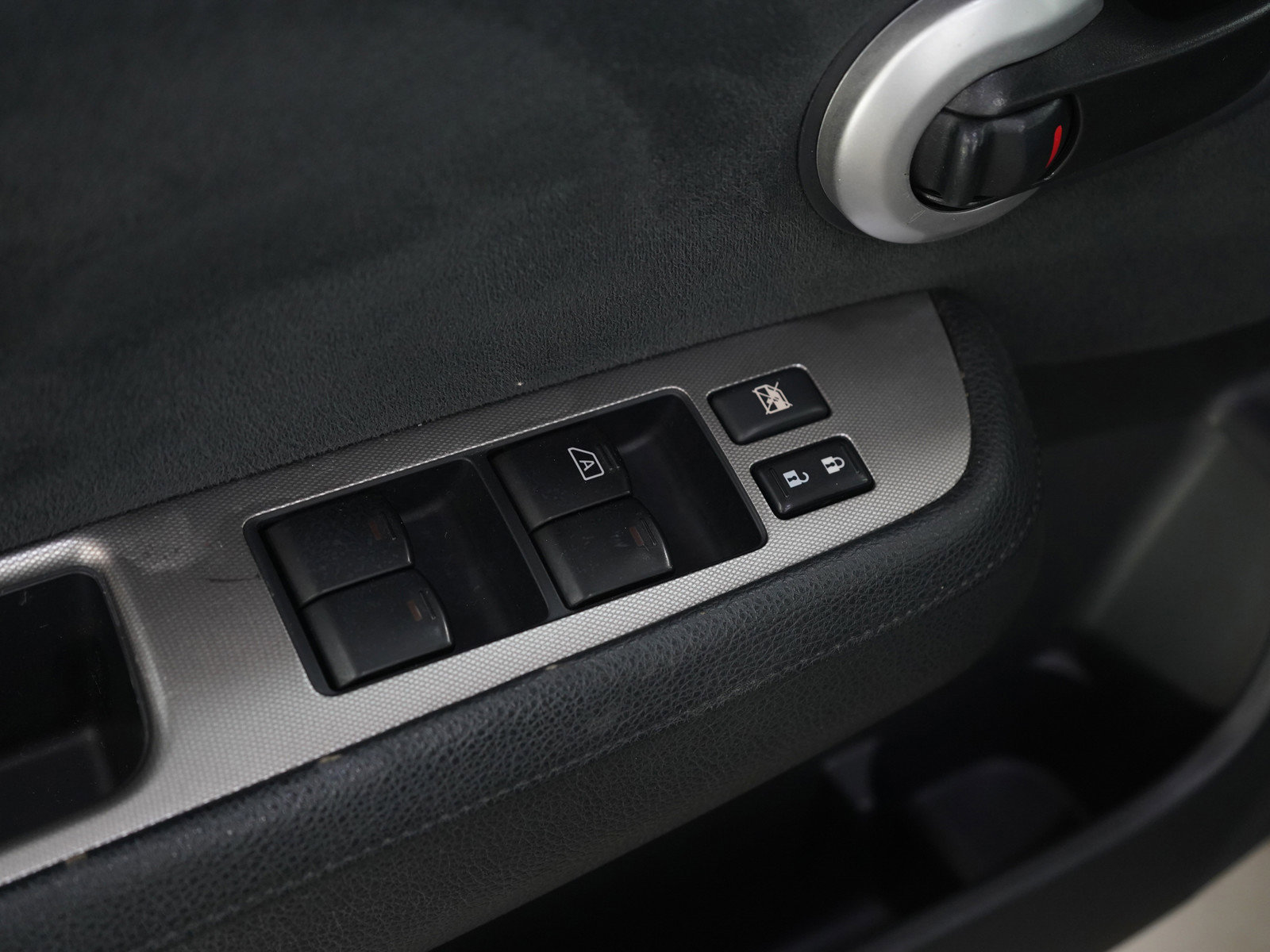 Used 2009 Nissan Versa 1.8 S w/ PWR Pkg image 19