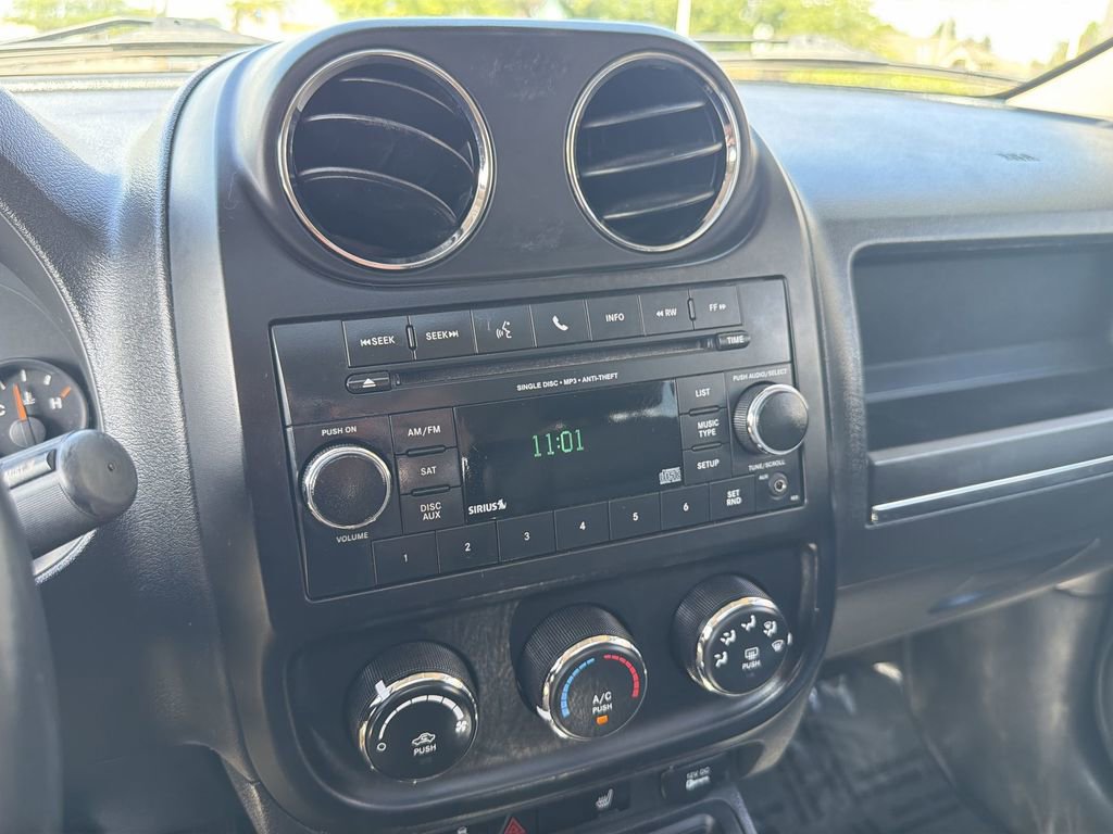 Used 2014 Jeep Patriot High Altitude FWD image 13