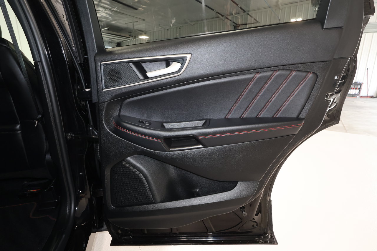 Used 2024 Ford Edge ST-Line AWD/4WD image 19
