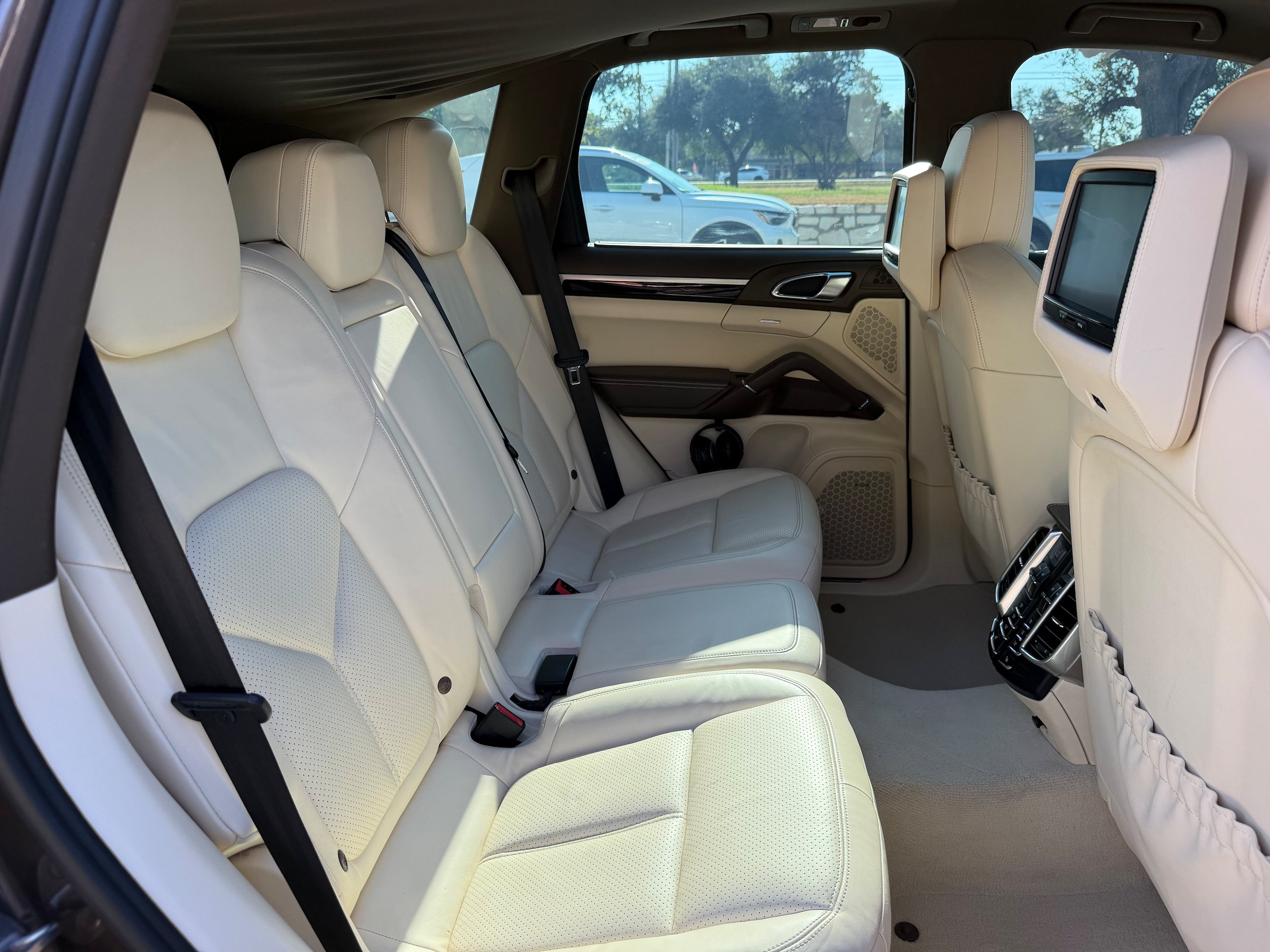 Used 2012 Porsche Cayenne AWD/4WD image 12