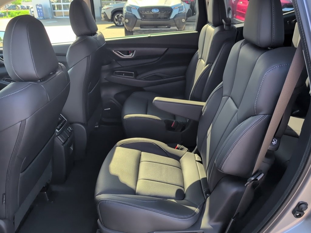 New 2025 Subaru Ascent Limited image 45